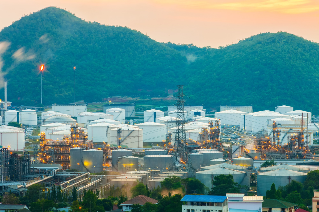 Oil refining facility